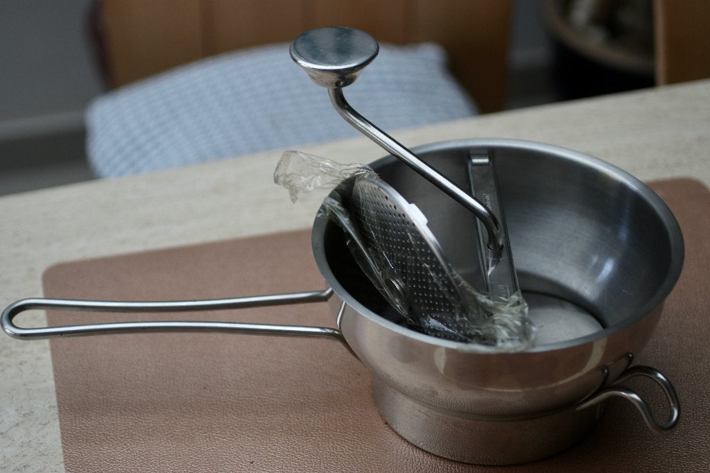 instrument cuisine passoire passe-tout métal flotte lotte, Enlèvement ou Envoi, Métal