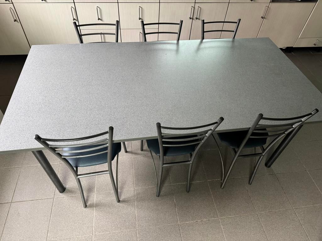 Grote eettafel met 6 stoelen, Ophalen