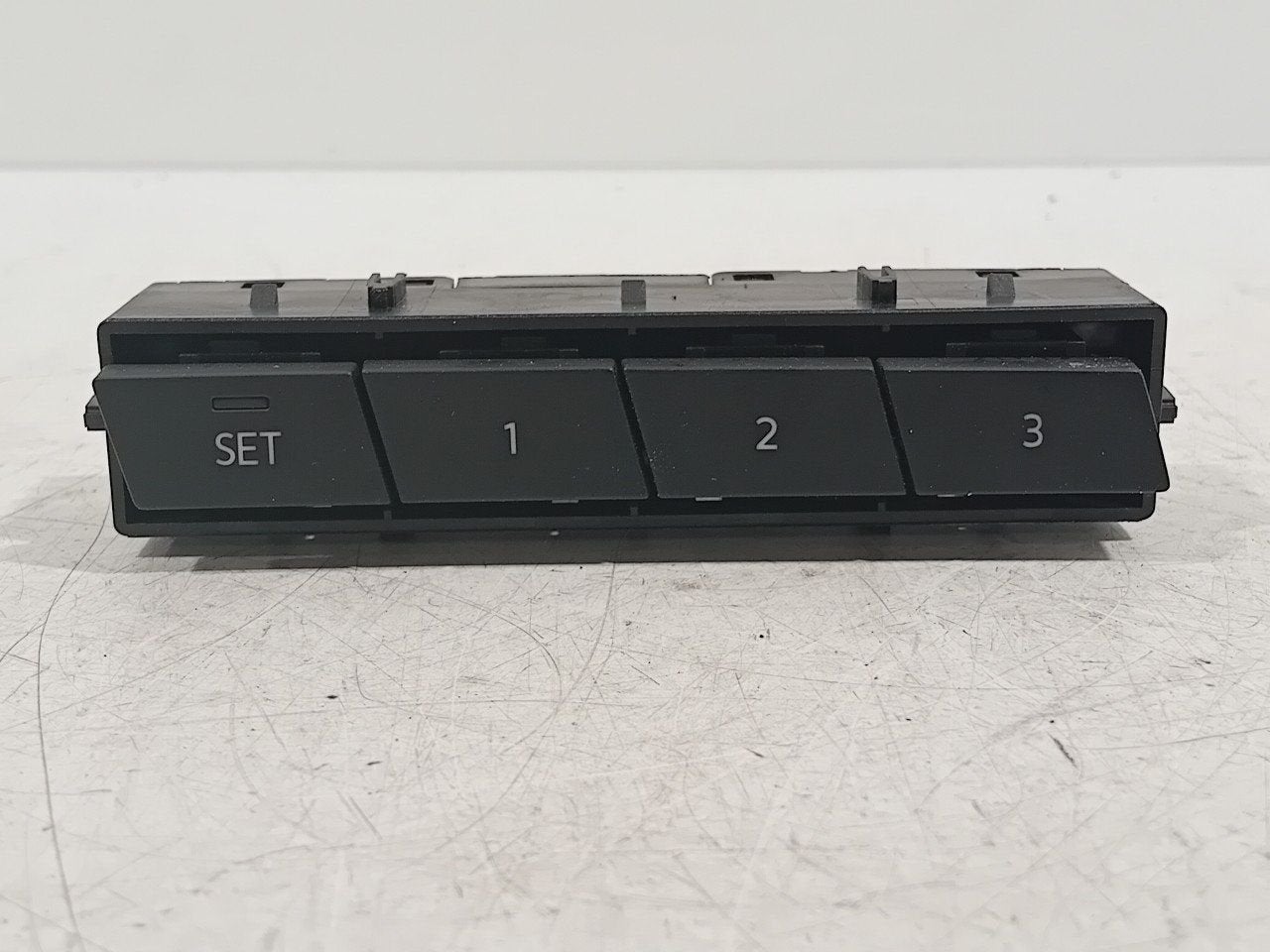 Stoelverstelling schakelaar Volkswagen Touareg, Onderdelen@venauto.nl, Van der Ven Autorecycling B.V., Gebruikt, Ettenseweg 76, 4706 PB Roosendaal, The Netherlands
