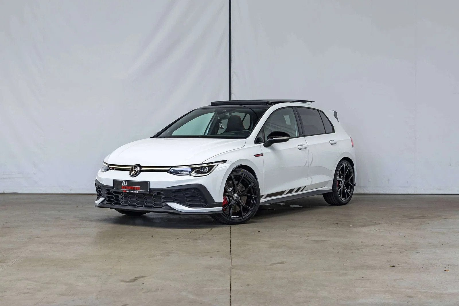 Volkswagen Golf GTI CLUBSPORT|AKRAPOVIC|PANO|HEAD-UP|HARMAN-, Autos, Entreprise, Alcantara, 5 portes, 151 g/km