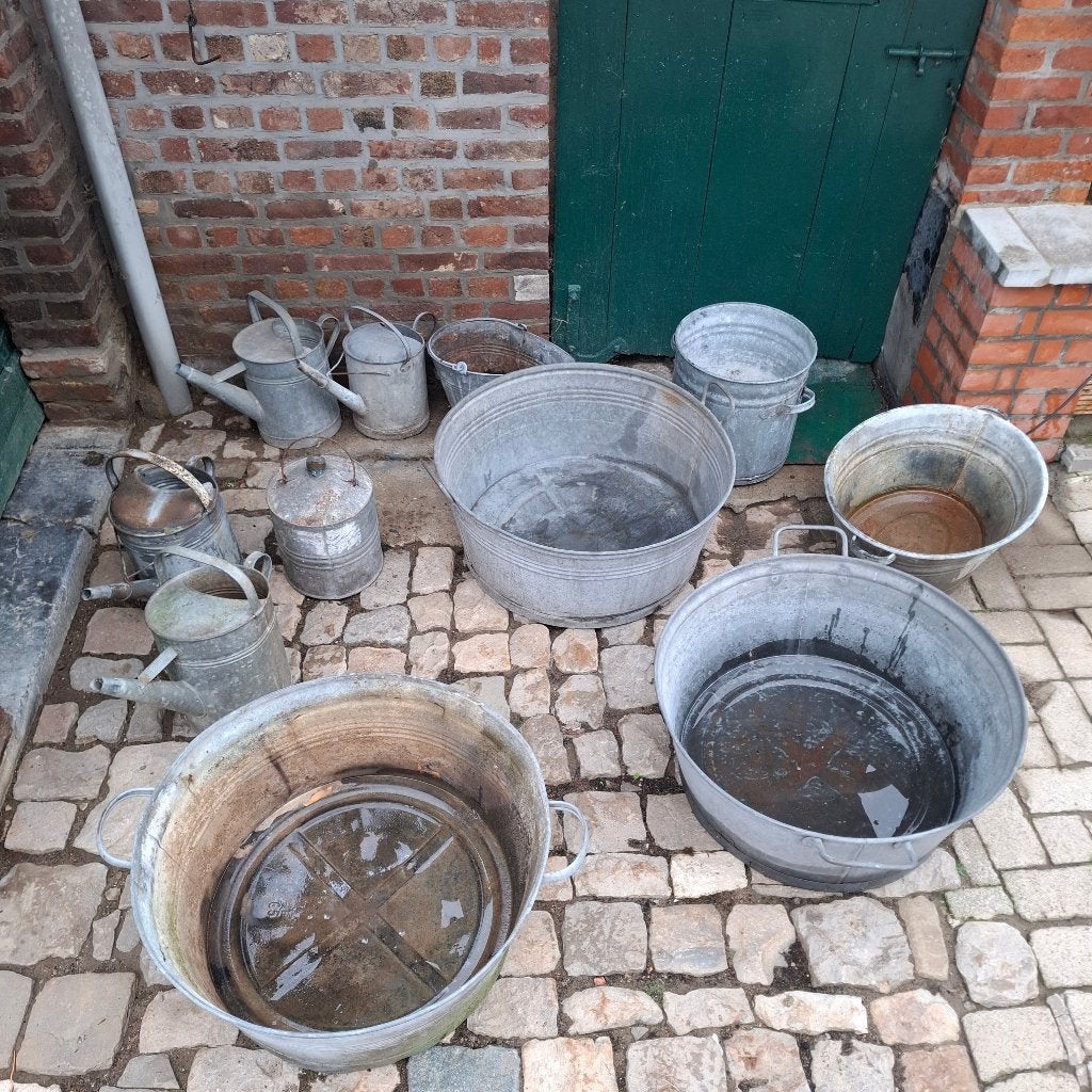 Bassins en zinc, arrosoirs à vendre., Enlèvement