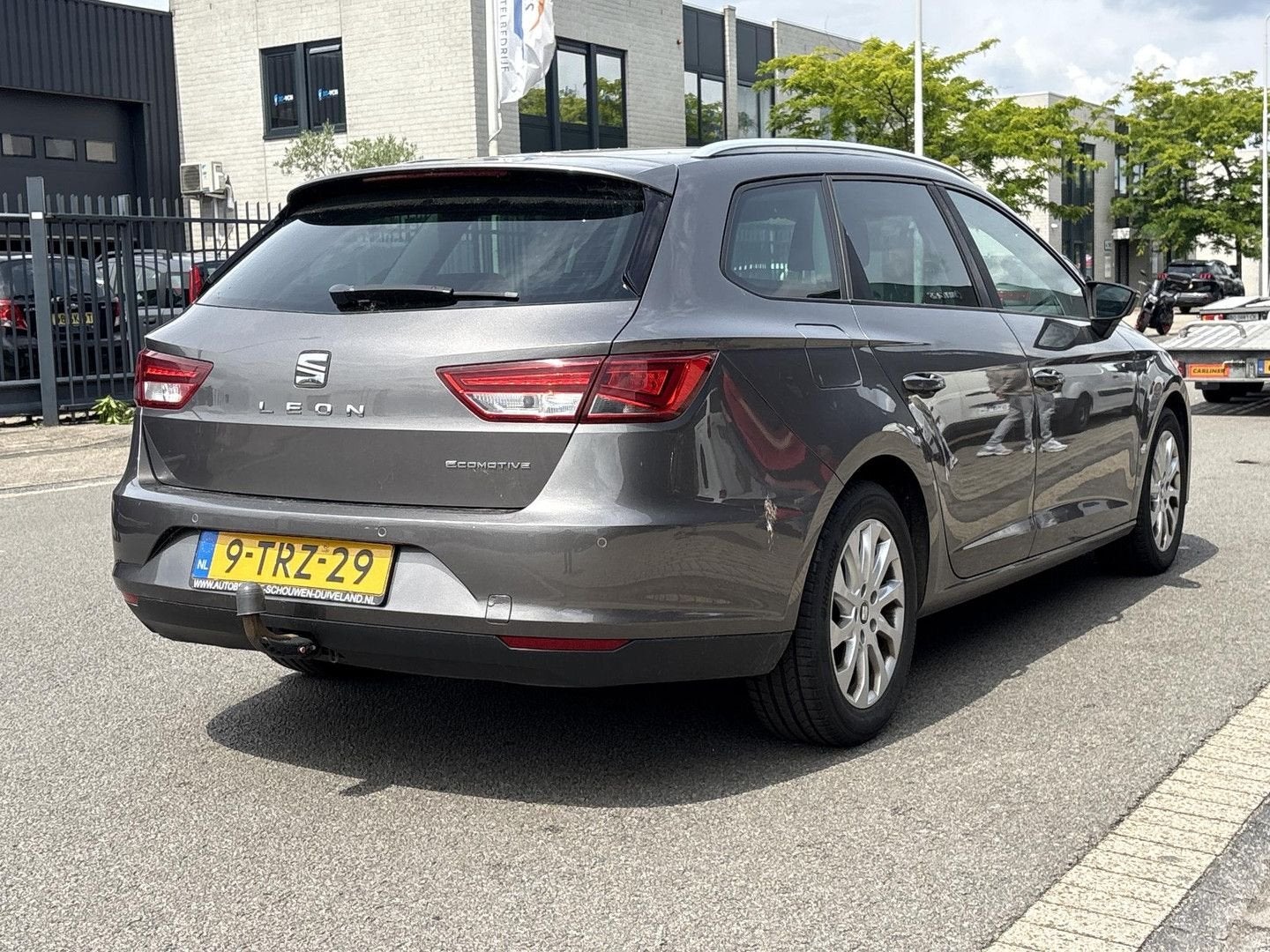 Seat Leon ST 1.6 TDI Style Business Ecomotive, Autos, Seat, Argent ou Gris, Achat, Entreprise, Noir