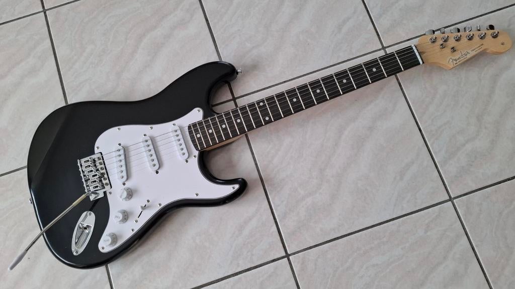 Guitare Stratocaster, Électrique