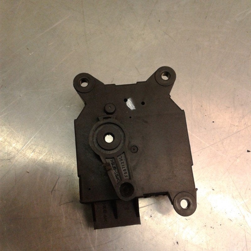 ACTIONNEUR MOTEUR VOLET CHAUFFAGE Nissan Note (E11), Utilisé, Nissan