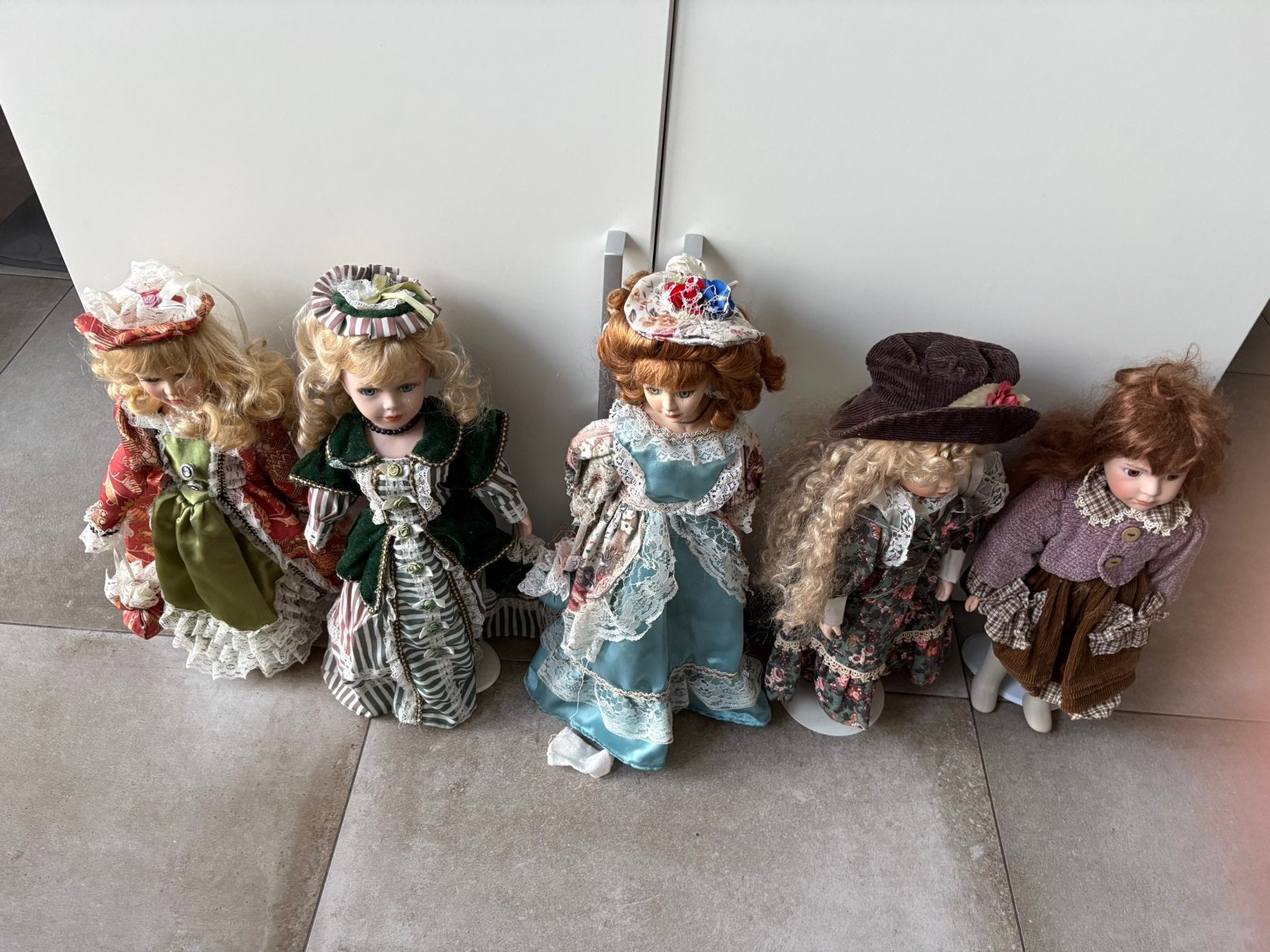 24 oude poppen, Verzamelen, Poppen, Ophalen of Verzenden, Zo goed als nieuw