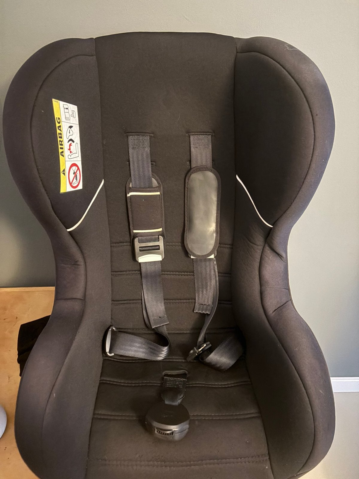 Zwarte autostoel (9-18kg) met ligstand, Autogordel, 9 t/m 18 kg, Slaapstand, Zo goed als nieuw