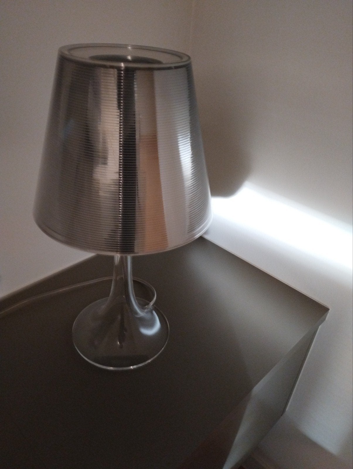 Flos Miss K tafellamp, Ophalen, Design