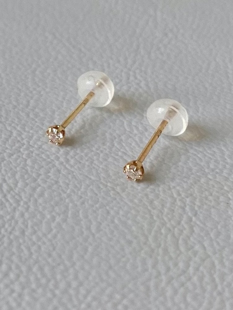 Diamant oorstekers 18K goud, Ophalen of Verzenden, Zo goed als nieuw, Met edelsteen, Knopjes of Stekers