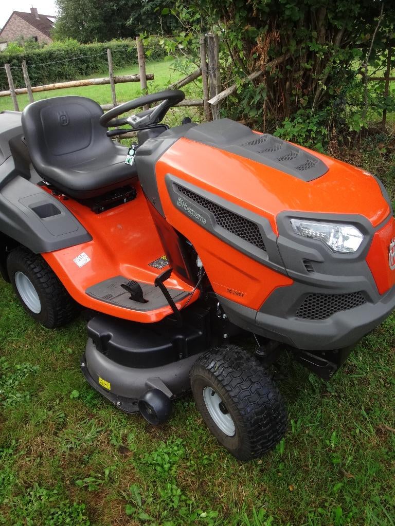 Tracteur tondeuse husqvarna comme neuf, Démarrage électrique, Enlèvement, Utilisé, 90 à 120 cm