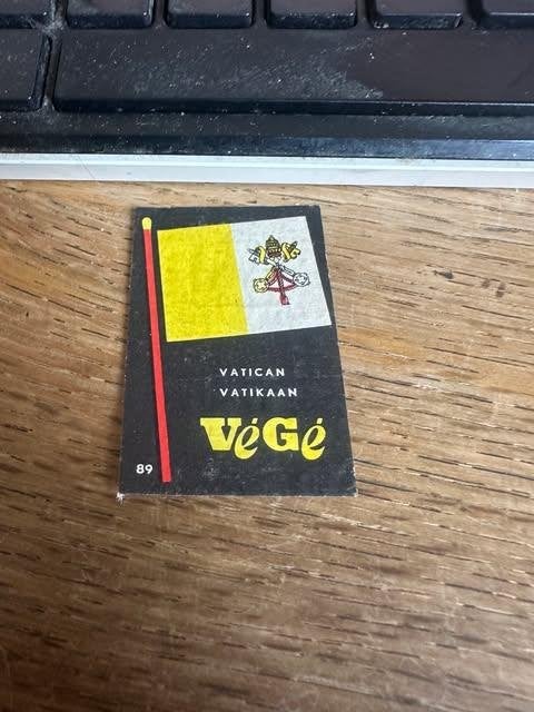étiquette de boîte d'allumettes Végé Vatican, Boîtes ou marques d'allumettes, Enlèvement ou Envoi, Info@luivat.lb, Utilisé