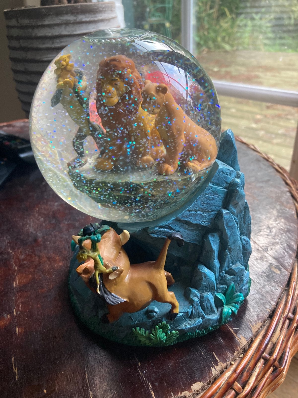 Boule de neige musicale -le roi Lion- the circle of life, Enlèvement, Le Roi Lion ou Le Livre de la Jungle, Utilisé, Statue ou Figurine