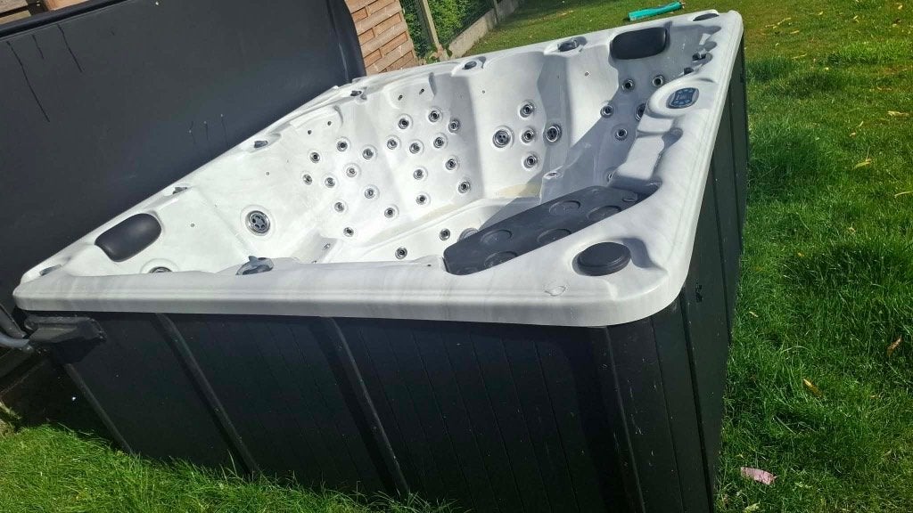 Jacuzzi, Jardin & Terrasse, Bains à remous et Spas, Comme neuf, Fixé, Enlèvement