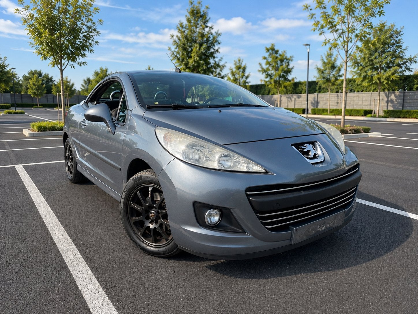 Peugeot 207 1.6 benzine CABRIOLET 178000km Airco!!, Auto's, Zwart, Cabriolet, Bedrijf, Handgeschakeld