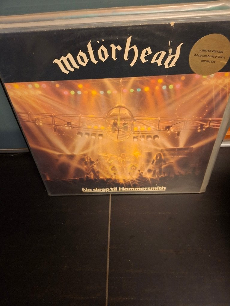 lp - motorhead - no sleep til hammersmith - gold vinyl vak 6, Enlèvement ou Envoi, Utilisé, Vinyle coloré, Hard rock