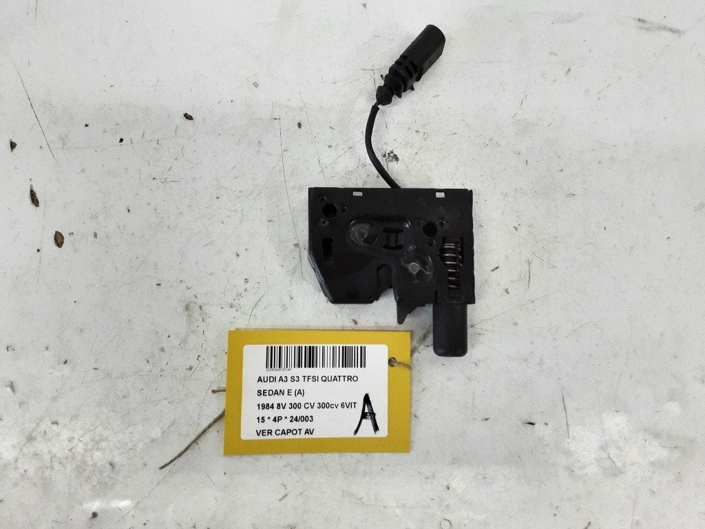 SERRURE CAPOT Audi S3 Limousine (8VM / 8VS) (8V0823509A), Autos : Pièces & Accessoires, Auto-Union-Straße  1,
85057  Ingolstadt, DE