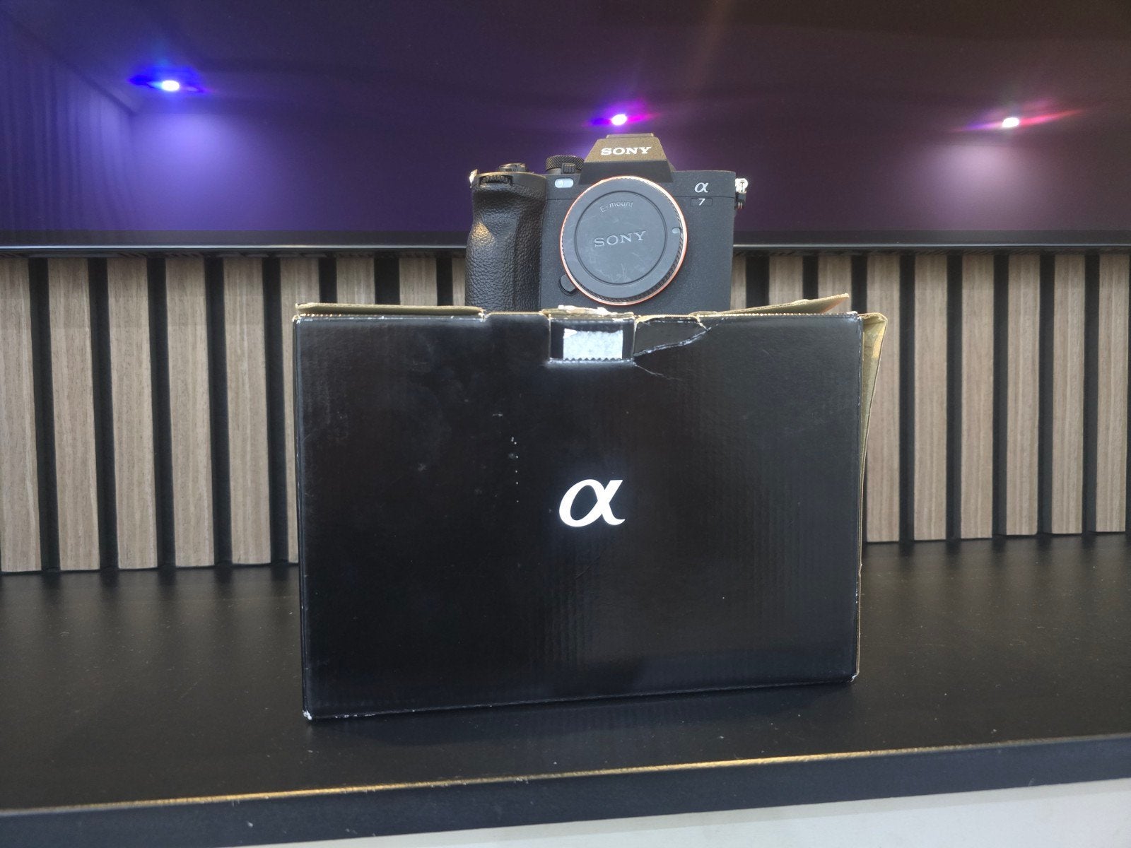 Sony A7 IV body, TV, Hi-fi & Vidéo, Appareils photo numériques, 33 mégapixels, Enlèvement ou Envoi, Pare-soleil, Comme neuf