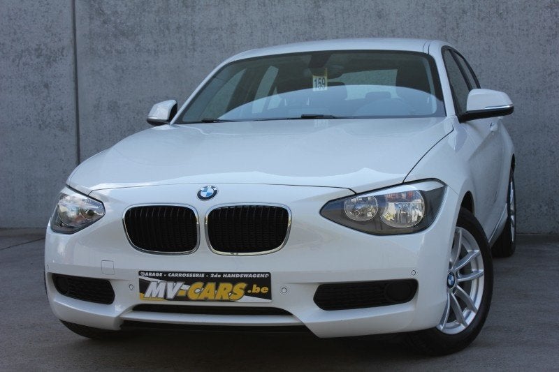BMW 116iA/Navi, 4 cilinders, Wit, Bedrijf, 5 deurs
