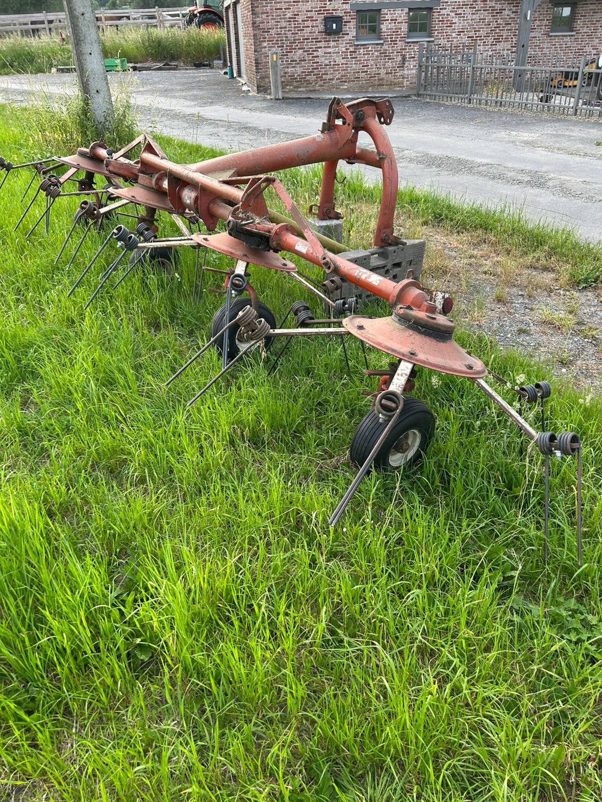 Vend faneuse kuhn, Articles professionnels, Agriculture | Outils, Enlèvement, Agricole