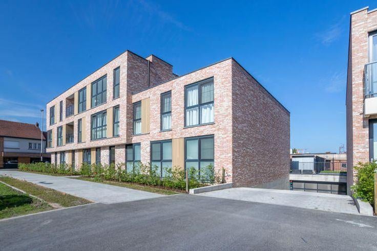 Autostaanplaats te huur (€75/maand) in Niel, Immo, Garages en Parkeerplaatsen, Provincie Antwerpen
