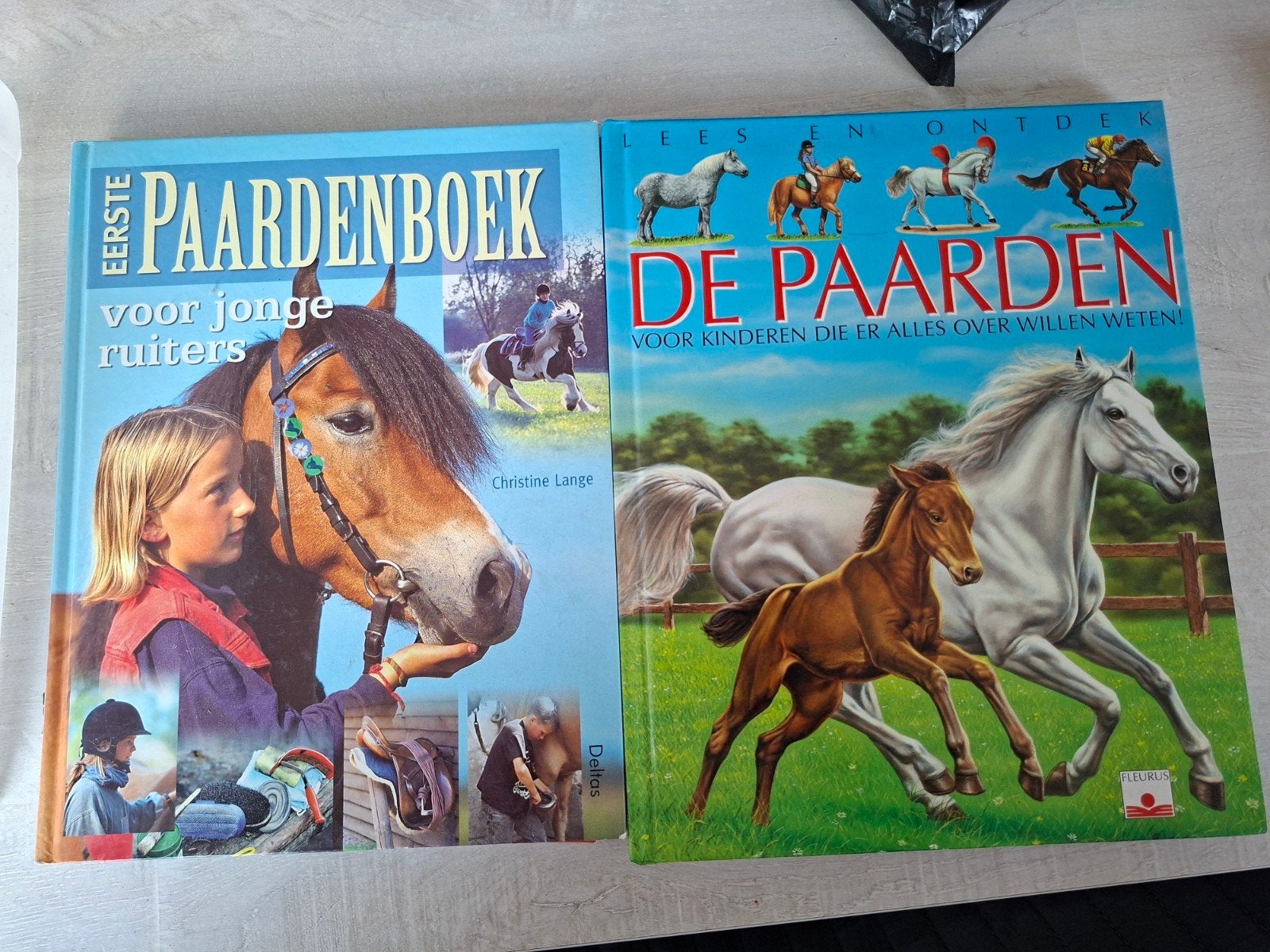 Paardenboeken, Enlèvement