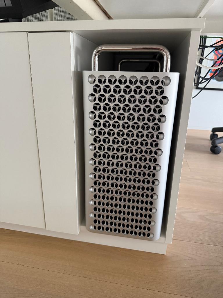 2019 28 cœurs/512 Go de RAM/Vega II/SSD de 4 To, 9 T SSD, 64 GB ou plus, HDD et SSD, Enlèvement