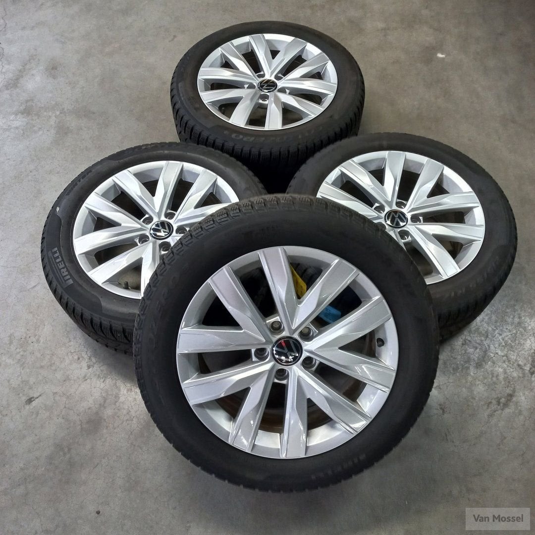 Volkswagen Passat/Arteon Pirelli Sottozero 3 215/55/R17 94H, Auto-onderdelen, Banden en Velgen, -, -, Banden en Velgen, 17 inch