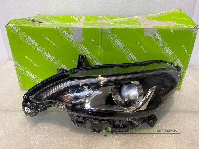 Phare gauche d'un Peugeot 108, Autos : Pièces & Accessoires, -, 3 mois de garantie, Utilisé, -
