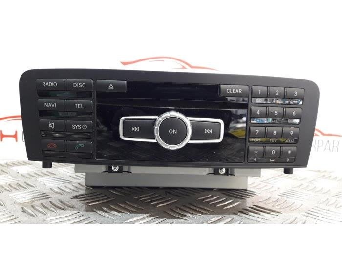 Radio CD Speler van een Mercedes B-Klasse, Gebruikt, -, Ophalen of Verzenden, -
