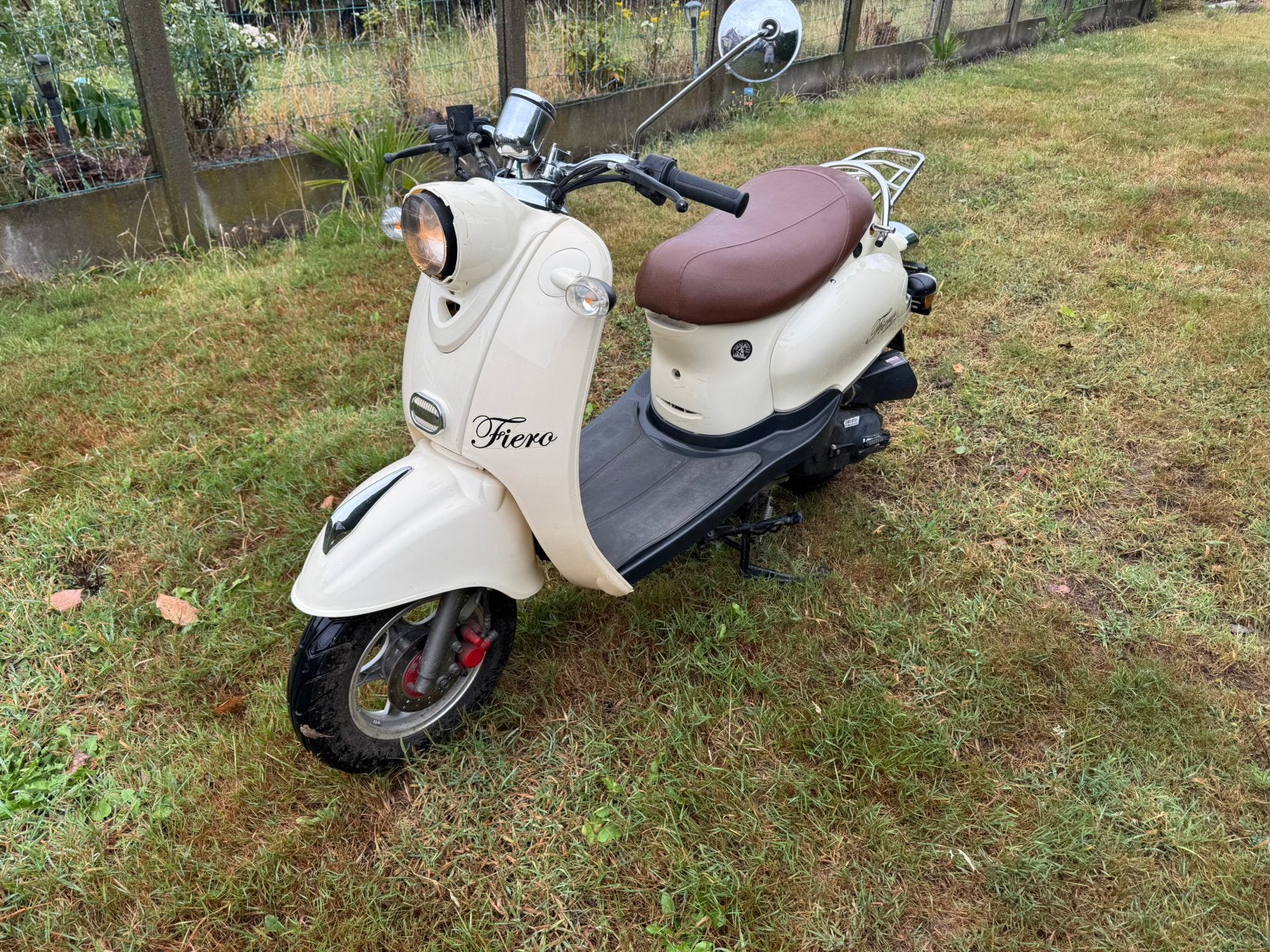 Venesi 50 cc b klasse, Fietsen en Brommers, Ophalen of Verzenden, Zo goed als nieuw