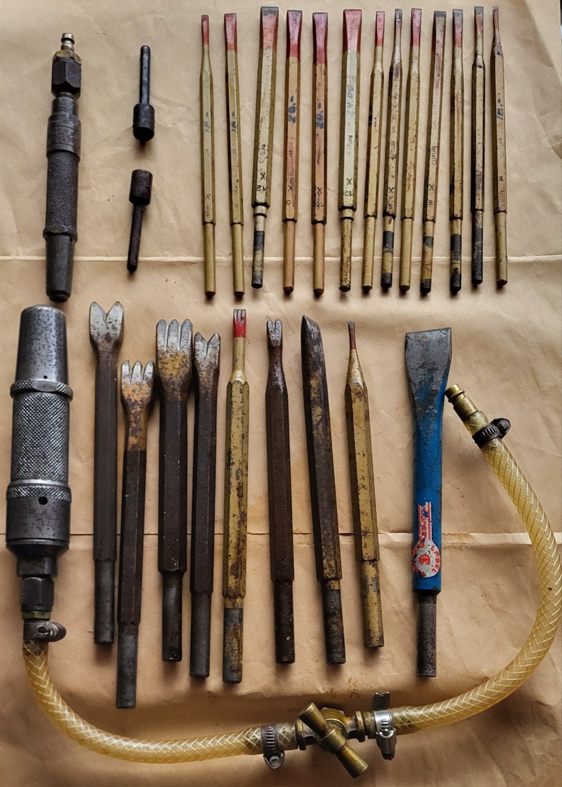 Professionele luchthamers CUTURI met set widia beitels., Ophalen of Verzenden