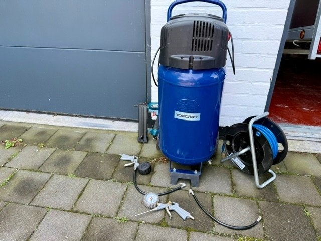 Compressor Set Topcraft 50L (10 Bar) + Haspel & Nagelpistool, Ophalen, Zo goed als nieuw