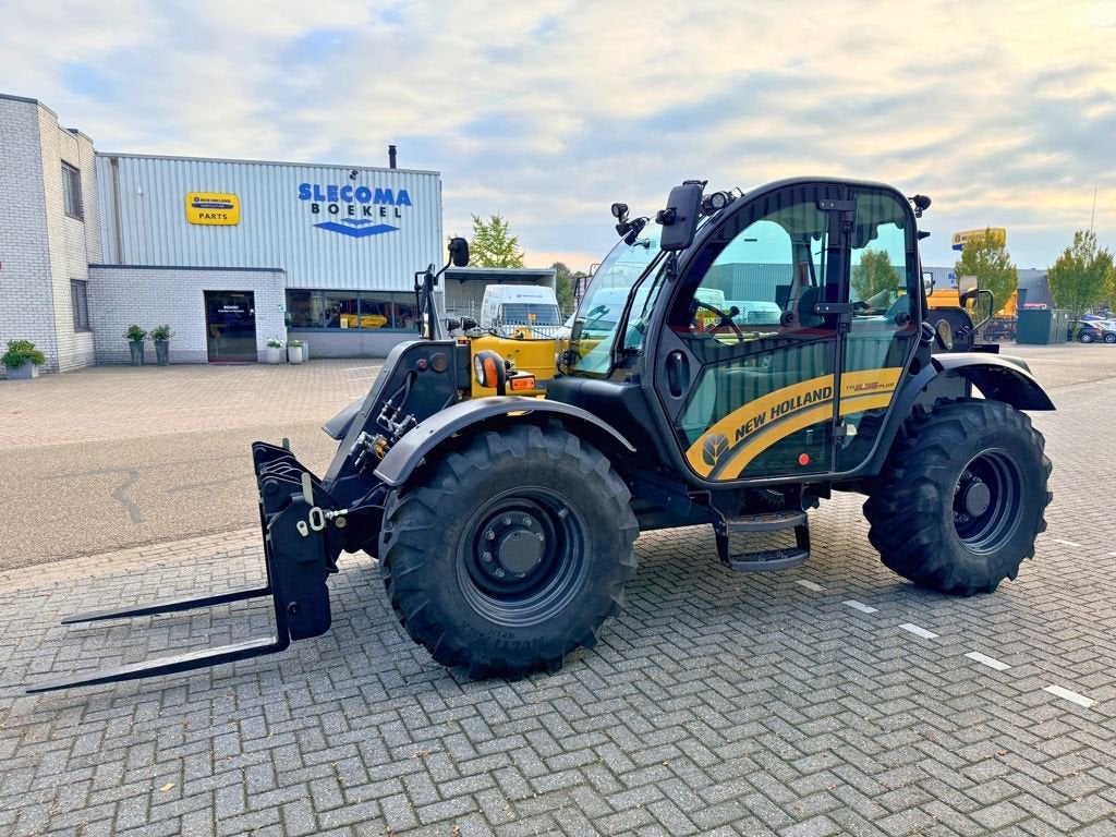 New Holland TH6.36 Plus 4WD, Verreiker