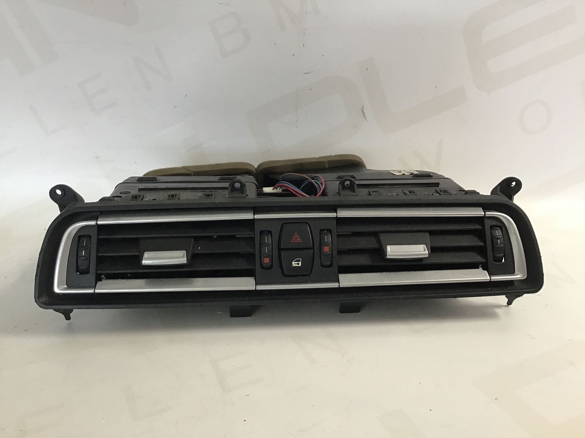 Luchtrooster BMW 7 serie F01 02 F03 F04 911215106, Gebruikt, -, -, Ophalen of Verzenden