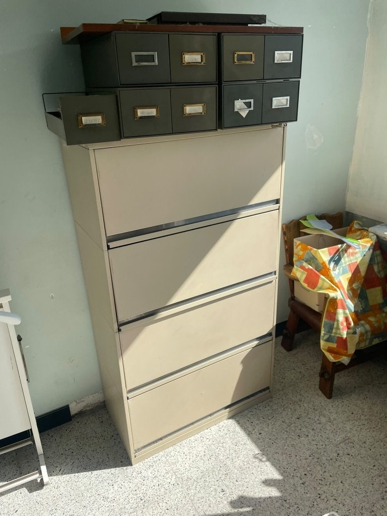 Commode en métal, 3 ou 4 tiroirs, 25 à 50 cm, Vintage, Enlèvement