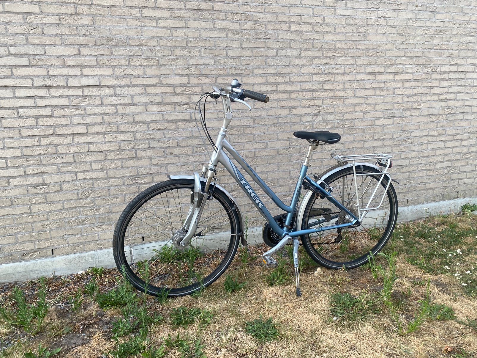 Vélo Trek pour femmes avec engrenages et suspension avant, Vélos & Vélomoteurs, Vélos | Femmes | Vélos pour femme, Enlèvement