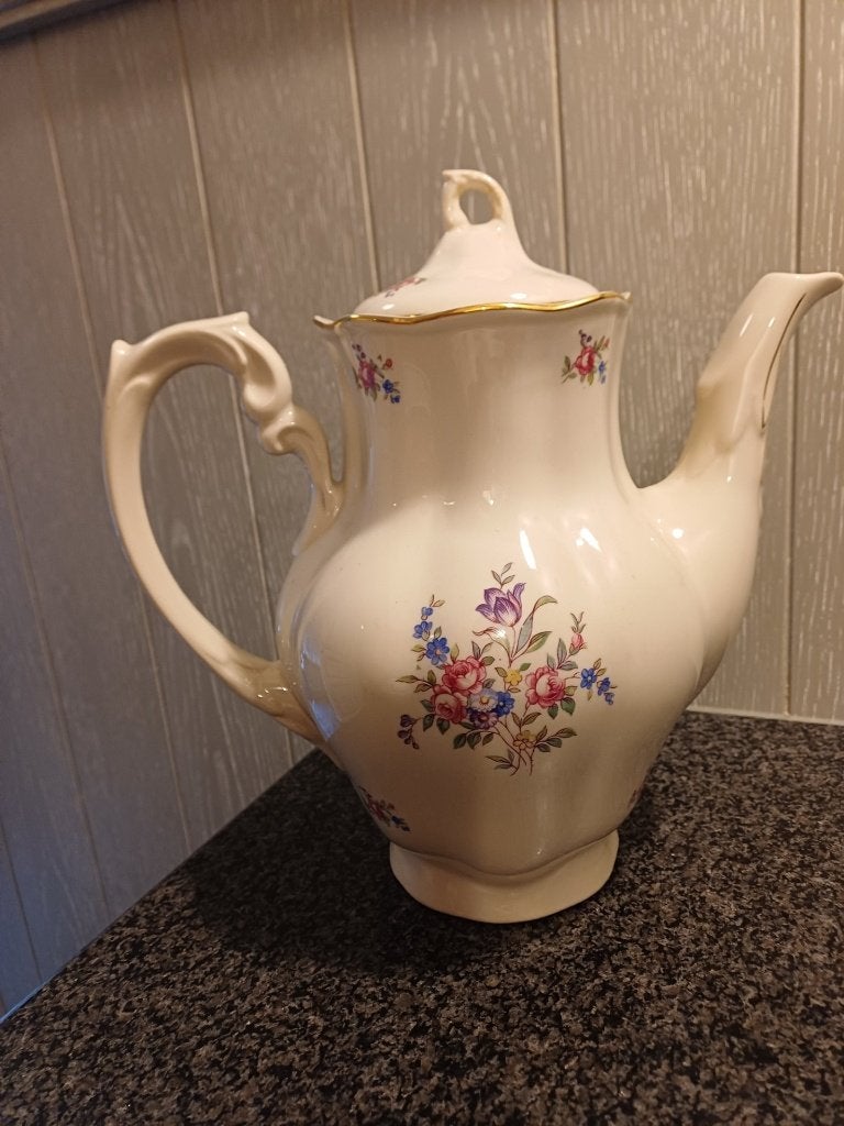 Antieke koffiepot in Schodziez porselein, Ophalen