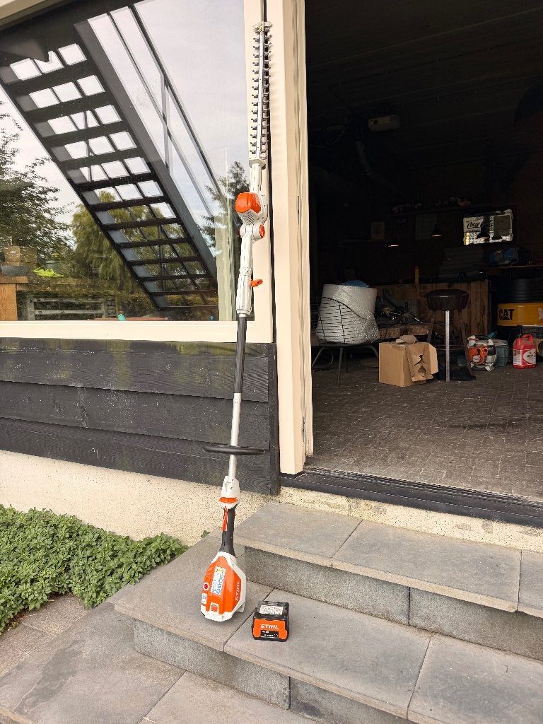 Stihl HLA 56 stokheggenschaar + AK 30 accu, Tuin en Terras, Ophalen of Verzenden, Zo goed als nieuw, Accu, Sthil