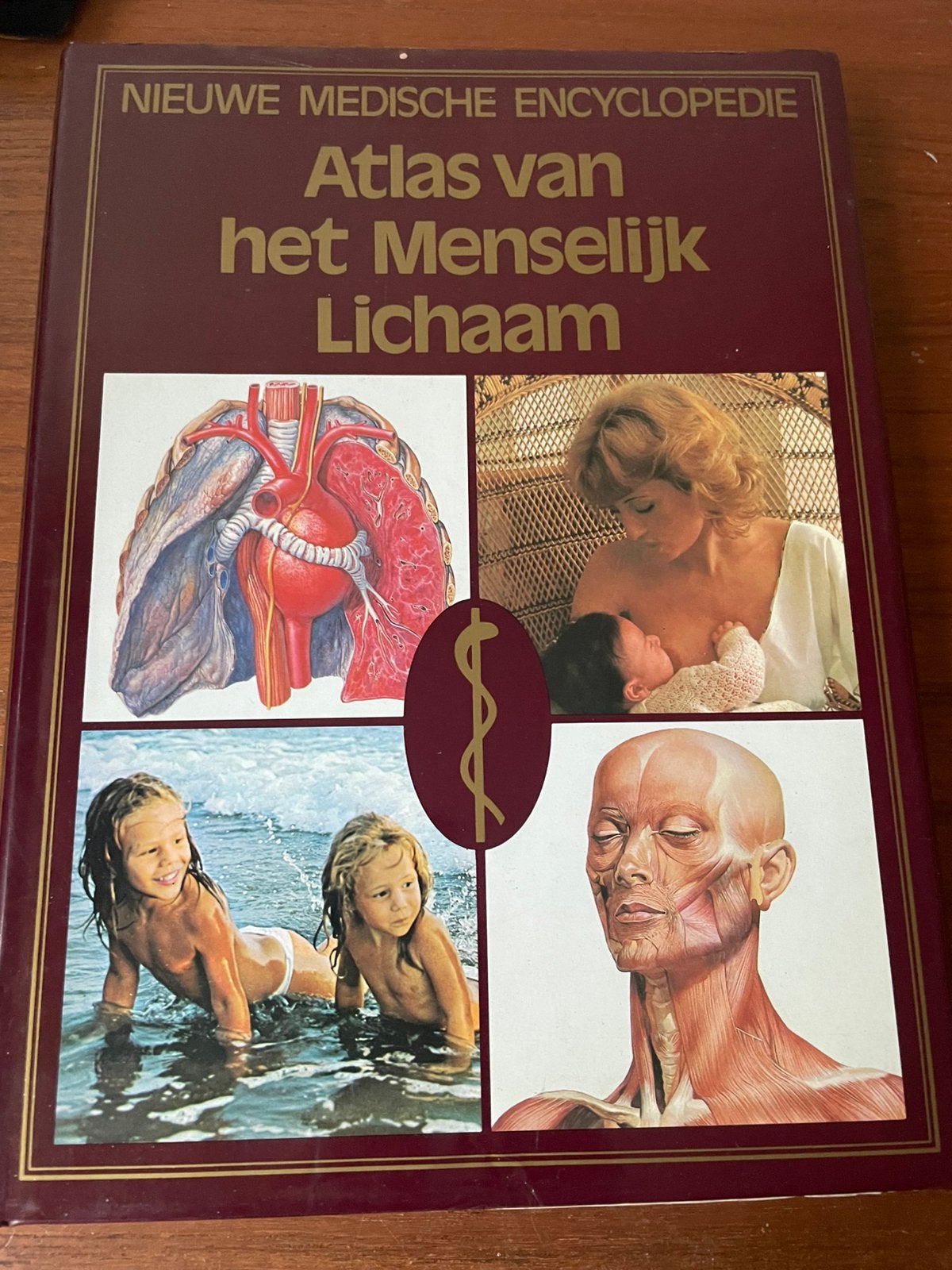Atlas van het Menselijk Lichaam, Ophalen, Gelezen
