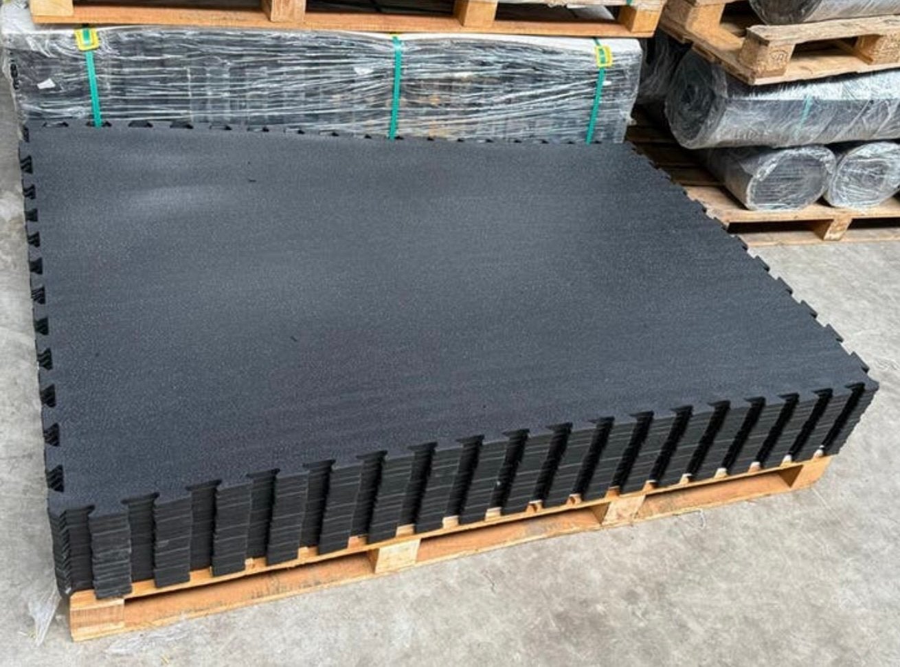 Nouveaux tapis d'écurie 183 x 122, système d'emboîtement, Animaux & Accessoires, Mise à l'étable, 4 chevaux ou poneys ou plus