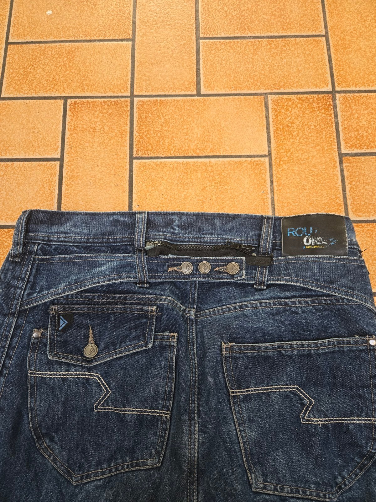 Motorjeans van Route one, Motoren, Ophalen
