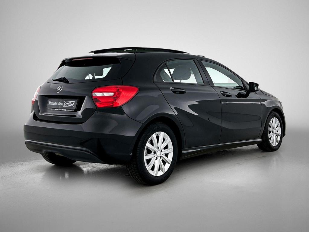 Mercedes-Benz A-Klasse 180 Hatchback Urban Line Panoramisch, Autos, Mercedes-Benz, Classe A, Entreprise, 5 portes, 1200 kg