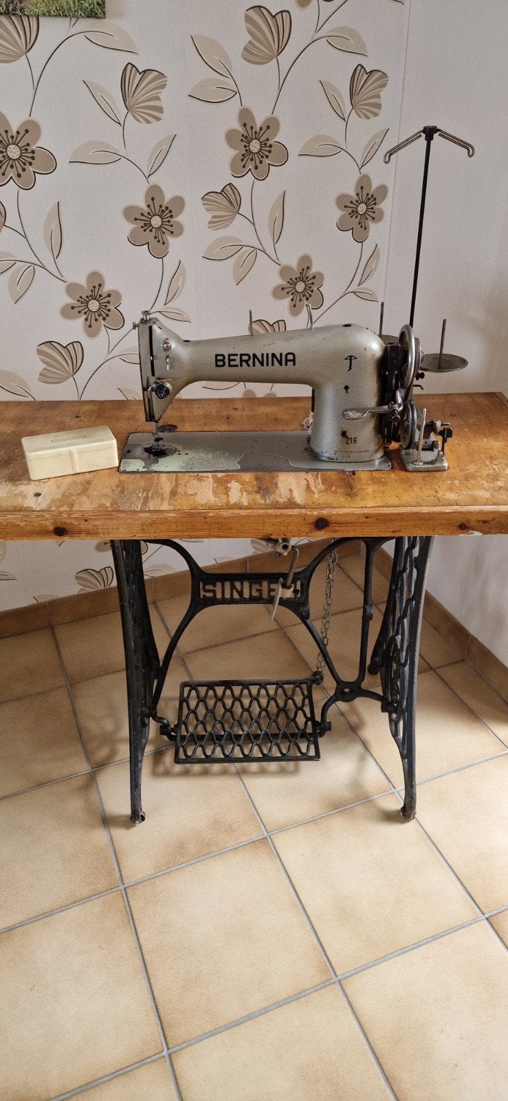 Professioneel naaimachine., Antiek en Kunst, Ophalen