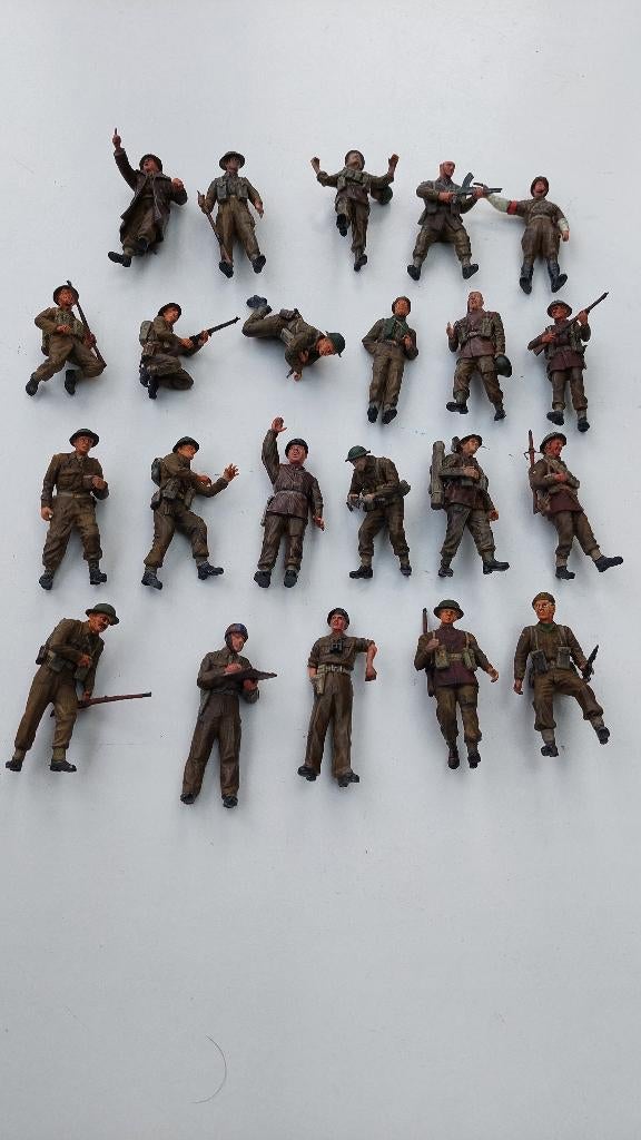 22 soldats Britanniques WW2 à l'éch 1/35, Enlèvement ou Envoi, Comme neuf, 1:35 à 1:50, Personnage ou Figurines