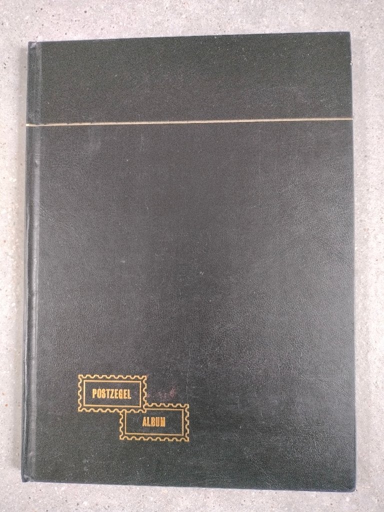 zwart postzegelalbum - 12 witte pagina's (leeg), Postzegels en Munten, Ophalen of Verzenden, Verzamelalbum