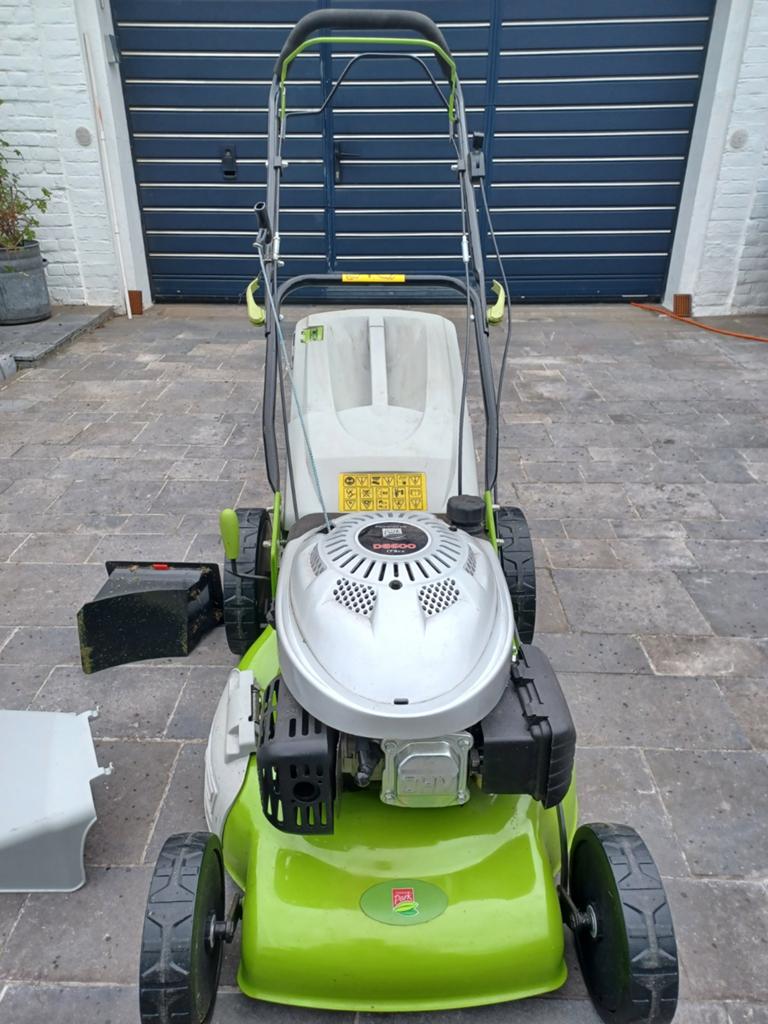 Grasmaaier castelgarden nieuw, Ophalen