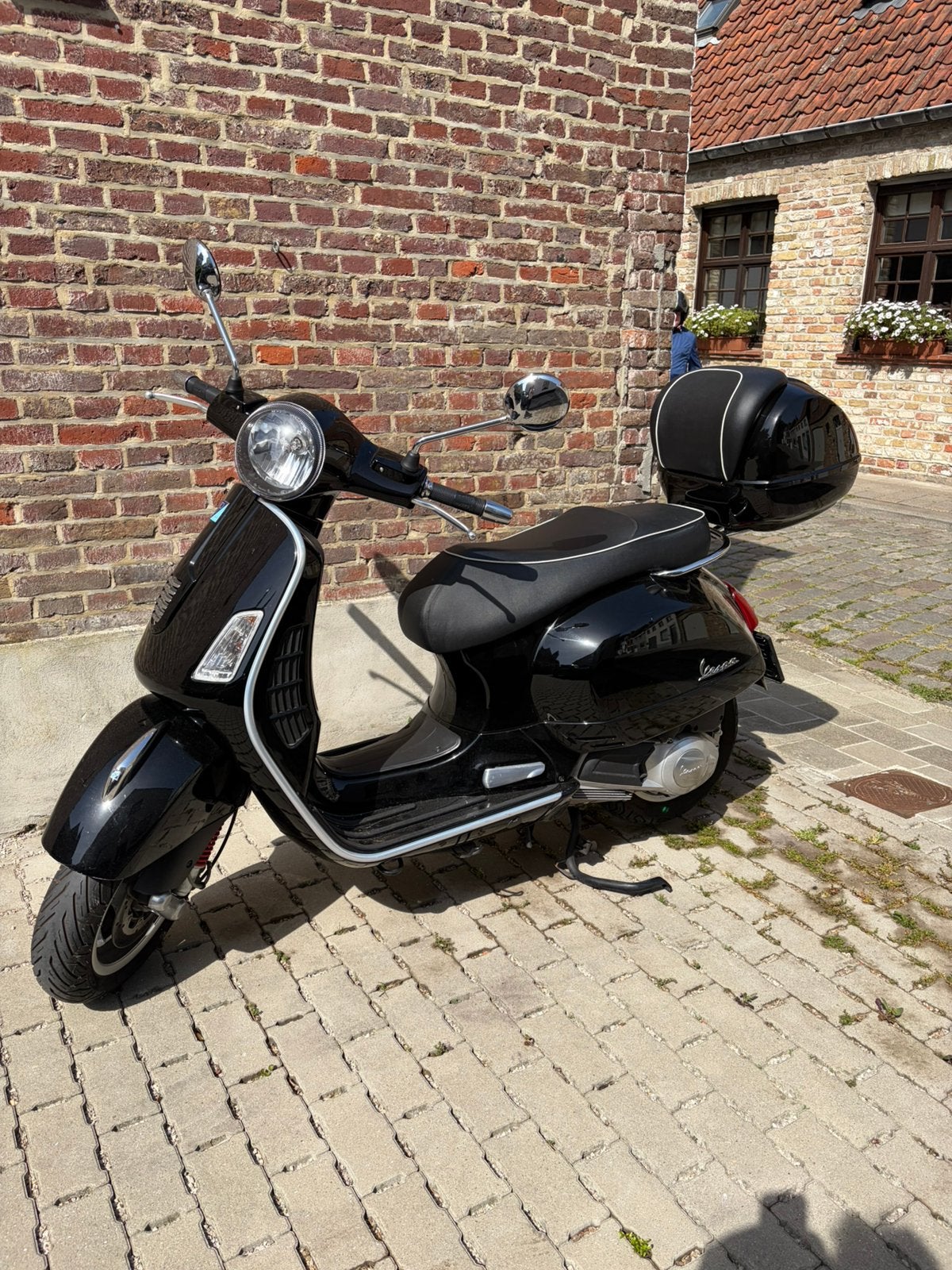 Mooie Vespa 125 cc in topstaat .Amper 3750 km, Fietsen en Brommers, Scooters | Vespa, Ophalen, Zo goed als nieuw
