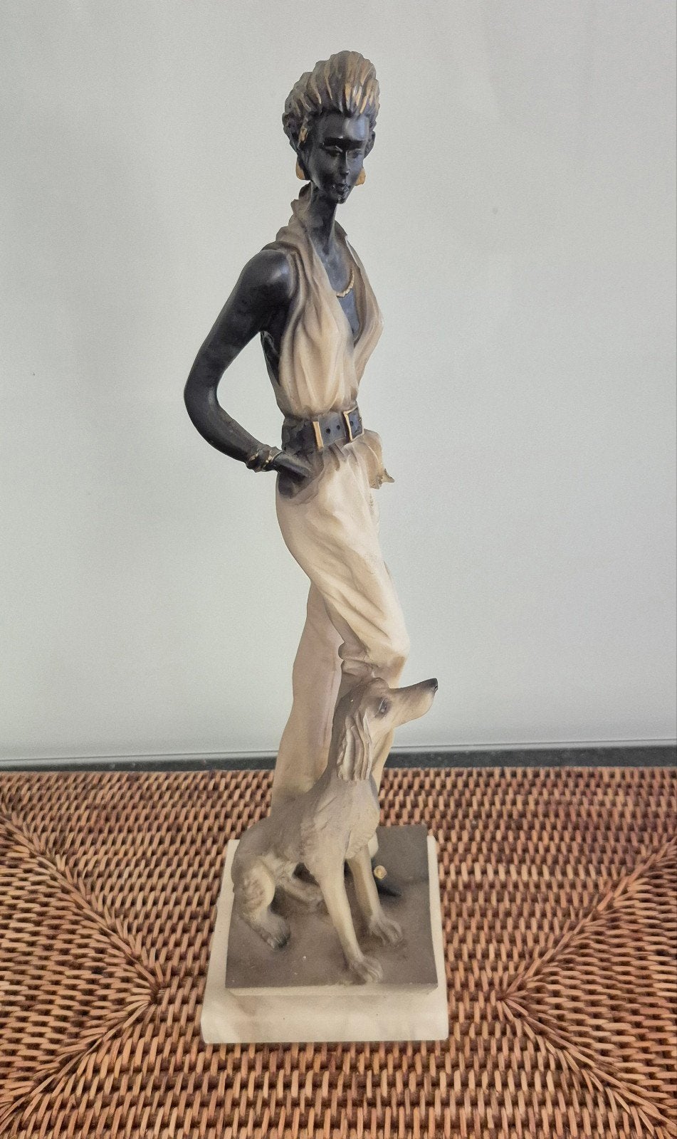 Art Deco Stijl Beeld/Elegante Dame met hond 36 cm, Ophalen
