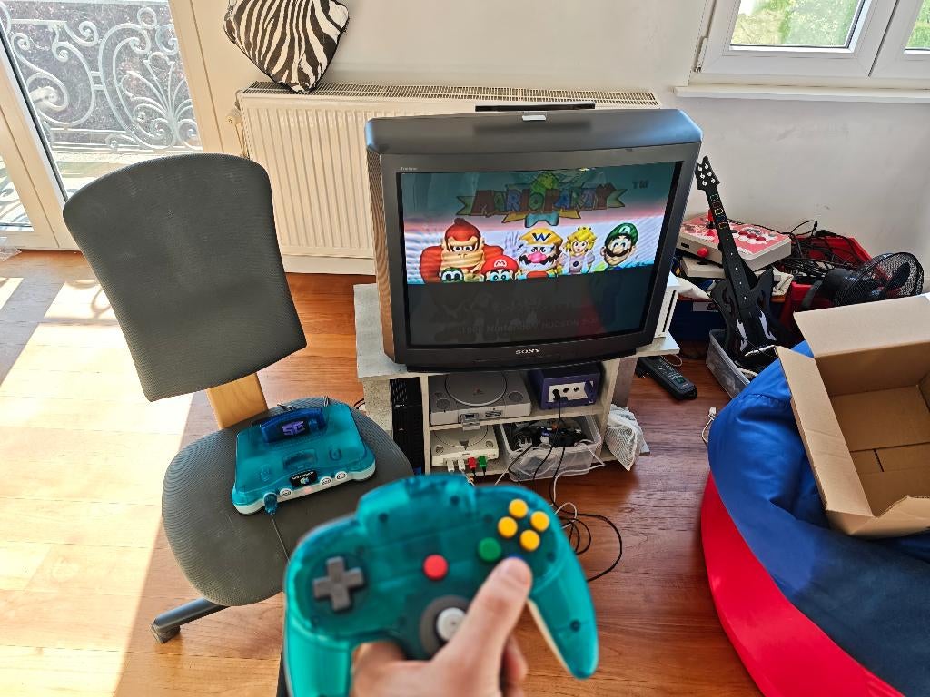 Limited edition blue n64 original accesoires and flashcart, Consoles de jeu & Jeux vidéo, Consoles de jeu | Nintendo 64, Utilisé