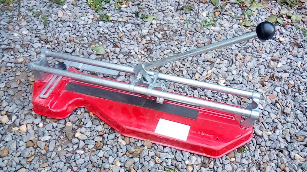 Tegelsnijder, Enlèvement