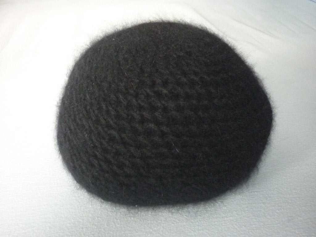 Wollen-Angora Gebreide Muts, Ophalen of Verzenden, Zo goed als nieuw, Maat 42/44 (L), Muts